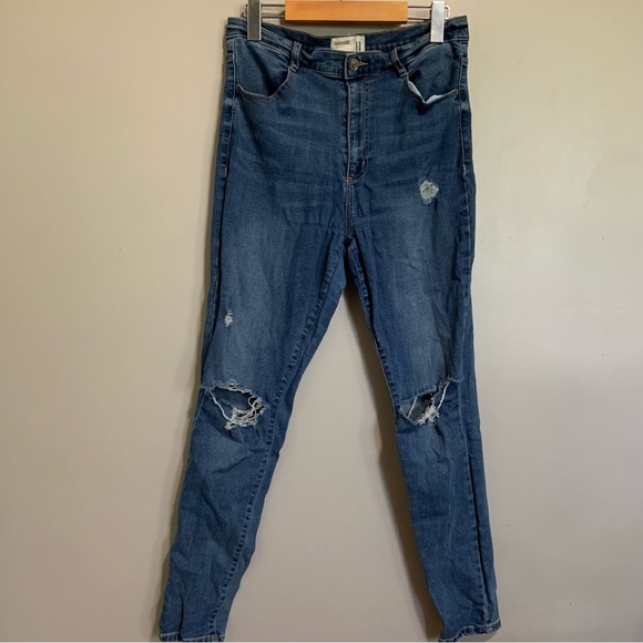 Ripped Jeans - Picture 1 of 4